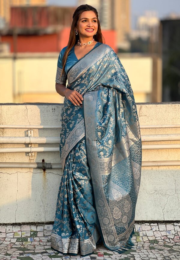 Captivating Firozi Soft Silk Saree With Panache Blouse Piece