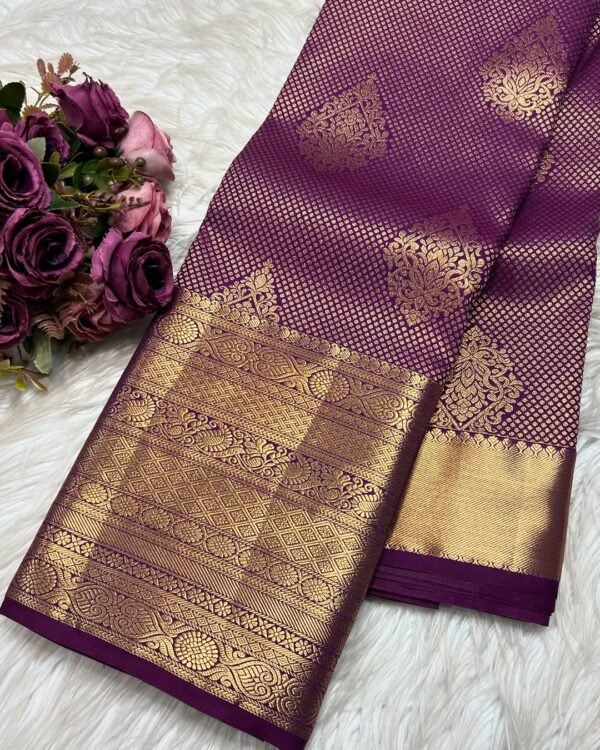 Glittering Purple Soft Banarasi Silk Saree With Mesmeric Blouse Piece