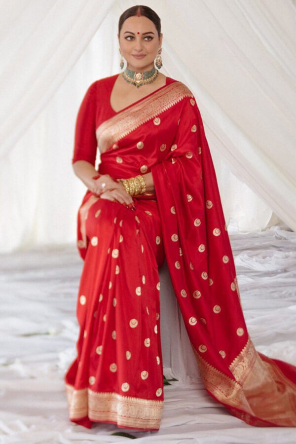 Effervescent Red Soft Silk Saree With Felicitous Blouse Piece