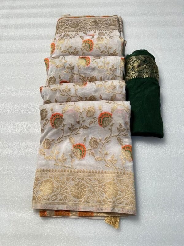 Mellifluous Off White Soft Banarasi Silk Saree With Engrossing Blouse Piece