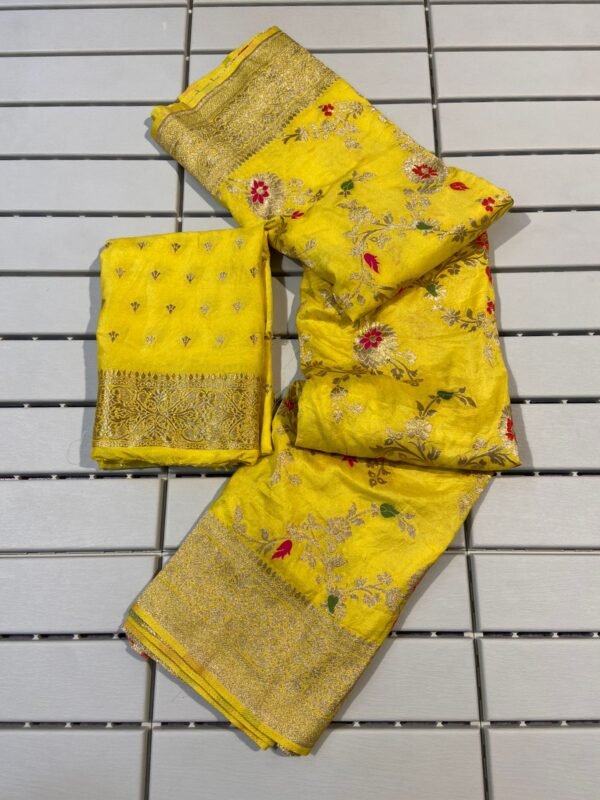 Incredible Yellow Soft Banarasi Silk Saree With Chatoyant Blouse Piece
