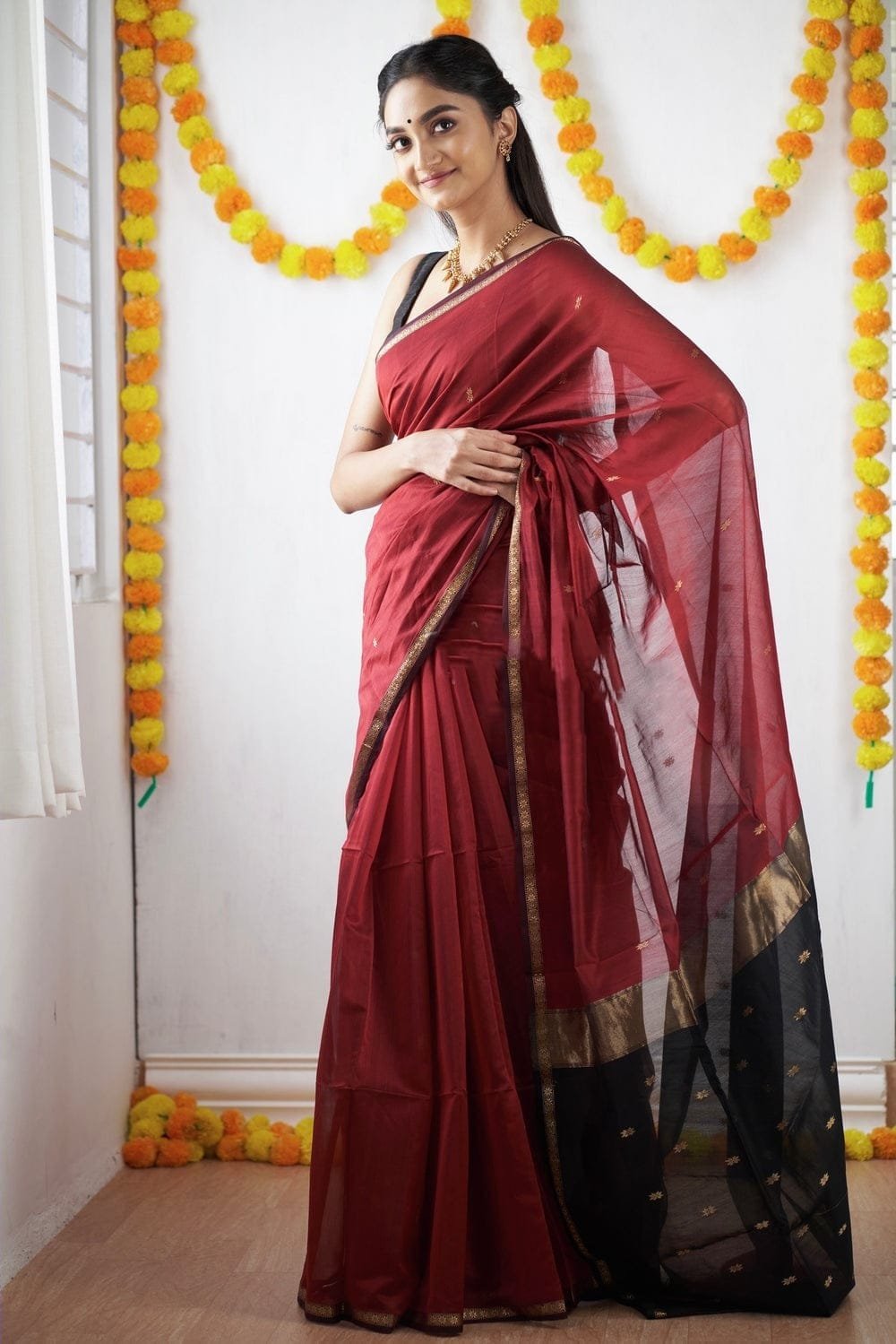 ShrijiAvadh-SC-126-RedBlack_3