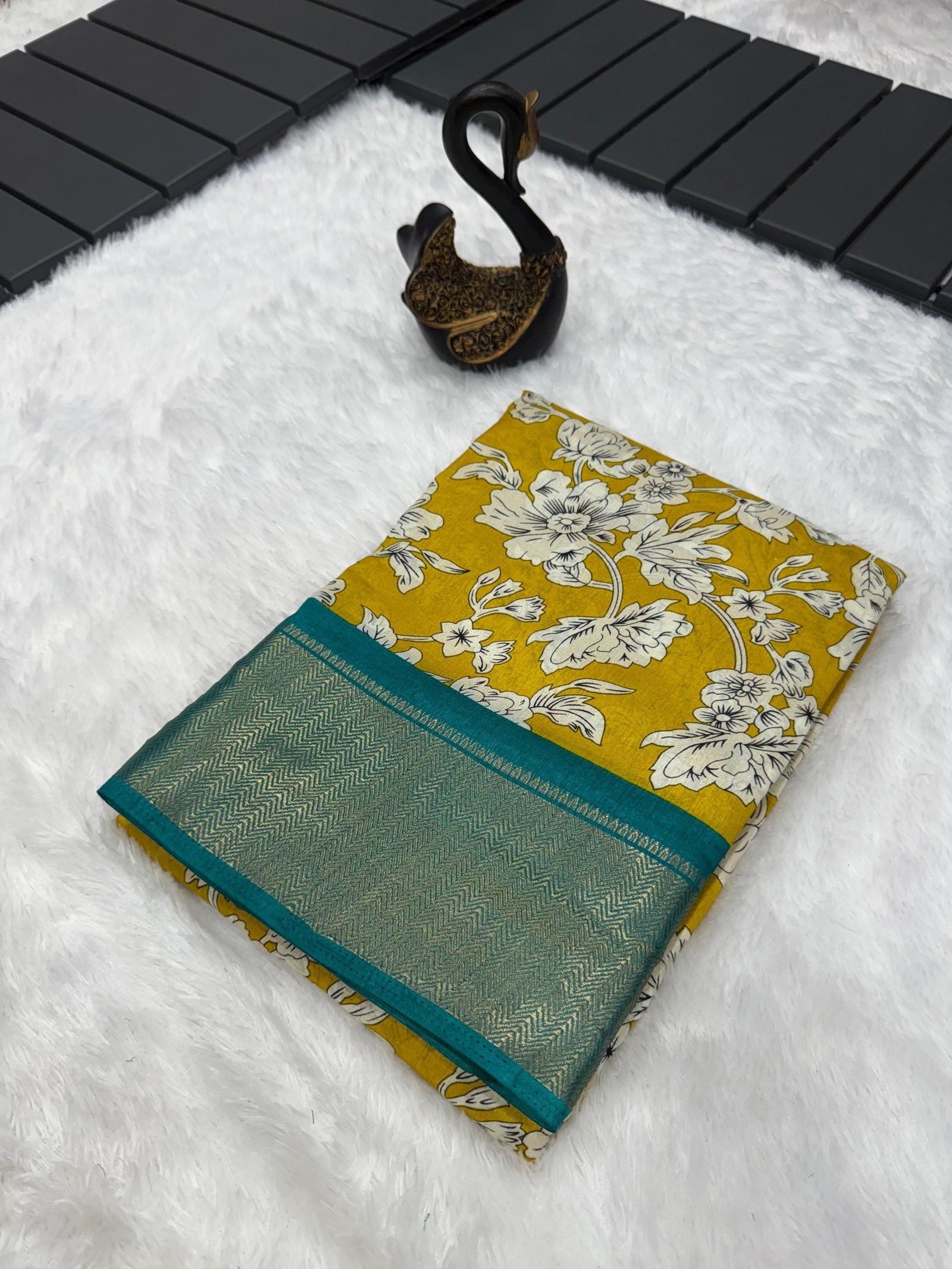 Shubh-SF-1019-G_3_23af9cc2-9ef3-49c2-b39b-222ae8968b5a