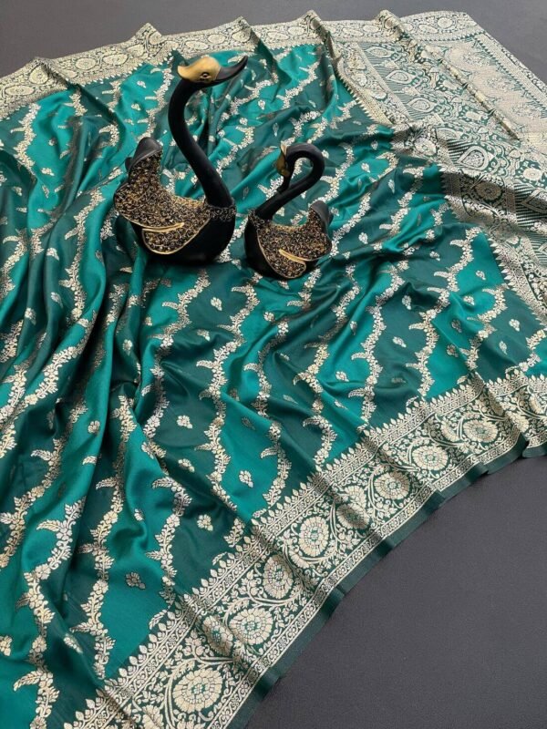 Majesty Sea Green Soft Banarasi Silk Saree With Classy Blouse Piece